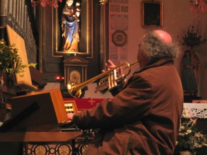 Francis: orgue et trompette... Magique !